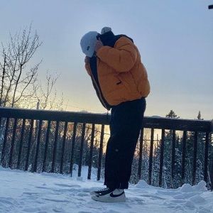 Meet your Posher, Simon-alexandre